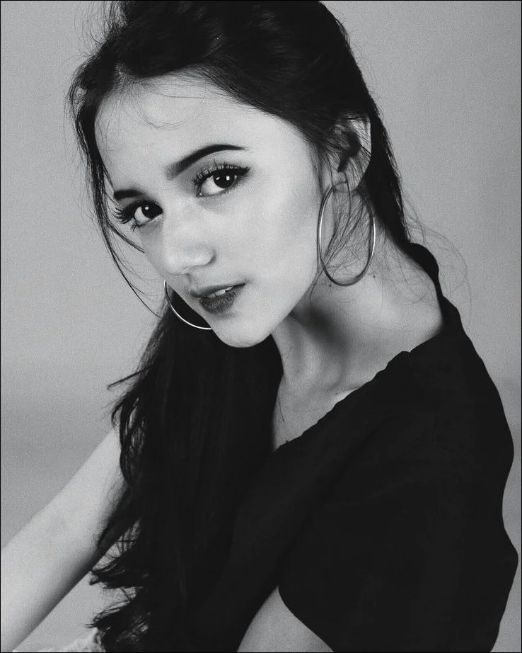 cute spectacles girl images