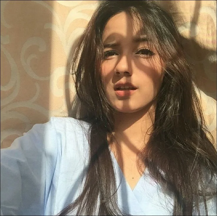 cute images of lonely girl