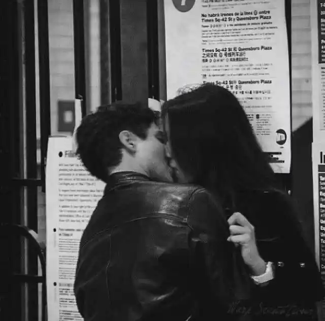 cute love dp pic instagram girl 91