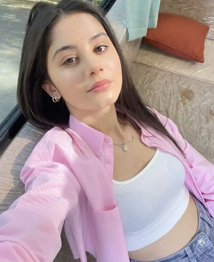 stylish girl images for whatsapp dp