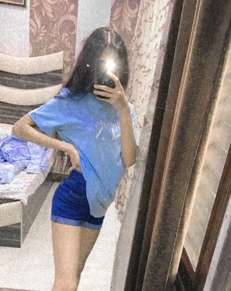 instagram aesthetic mirror selfie 12