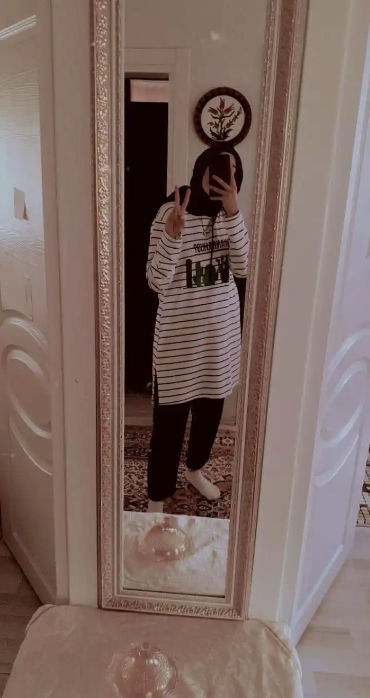 instagram aesthetic mirror selfie 19