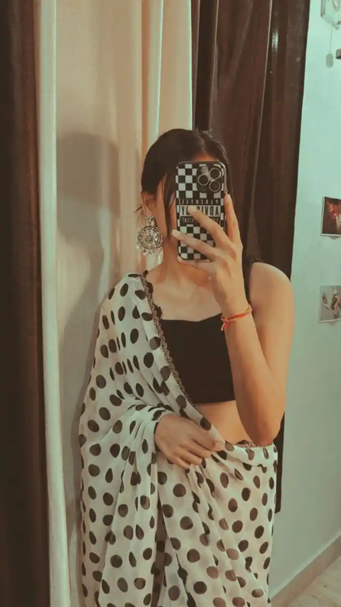 instagram aesthetic mirror selfie 26