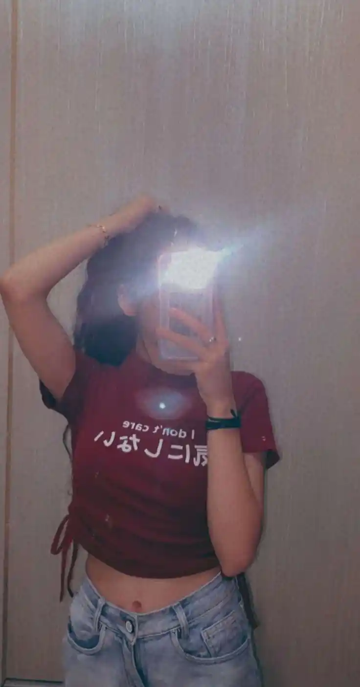 instagram aesthetic mirror selfie 5