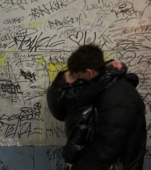 sad love shayari with images