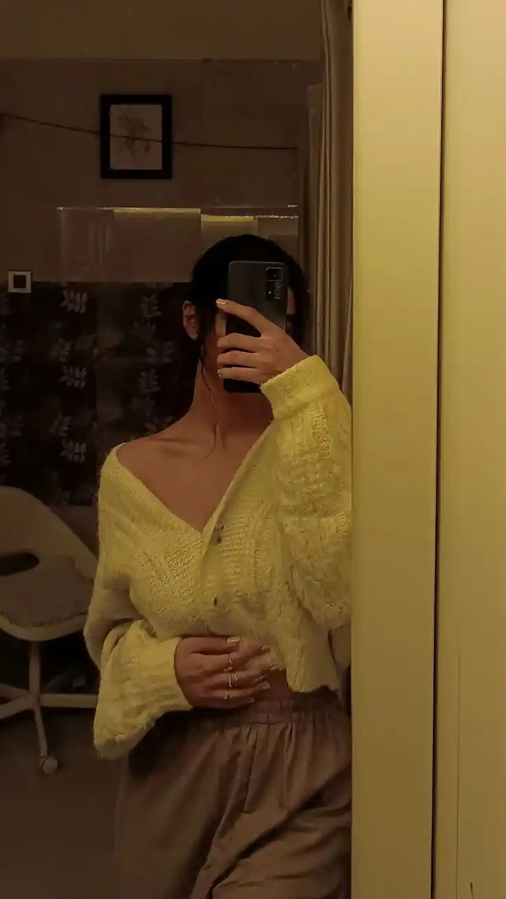 mirror hide face girl dp 66