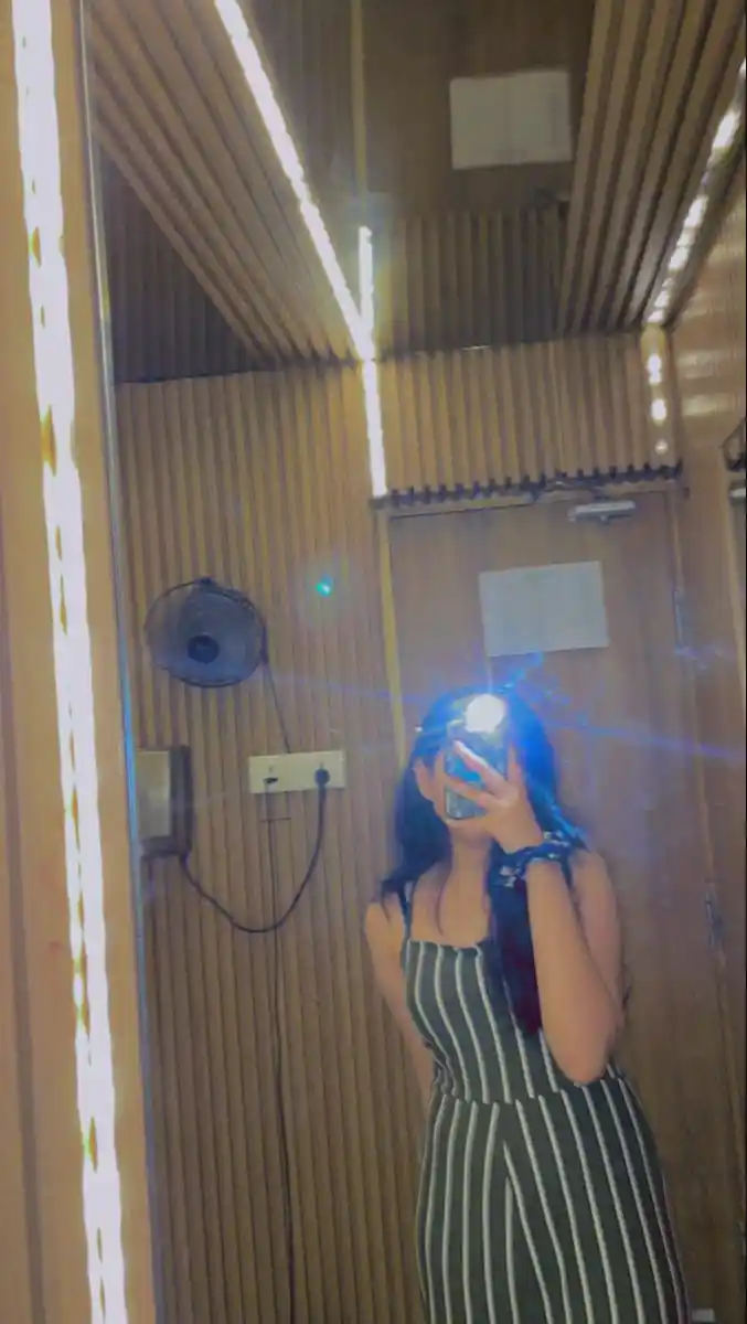 mirror hide face girl dp 87