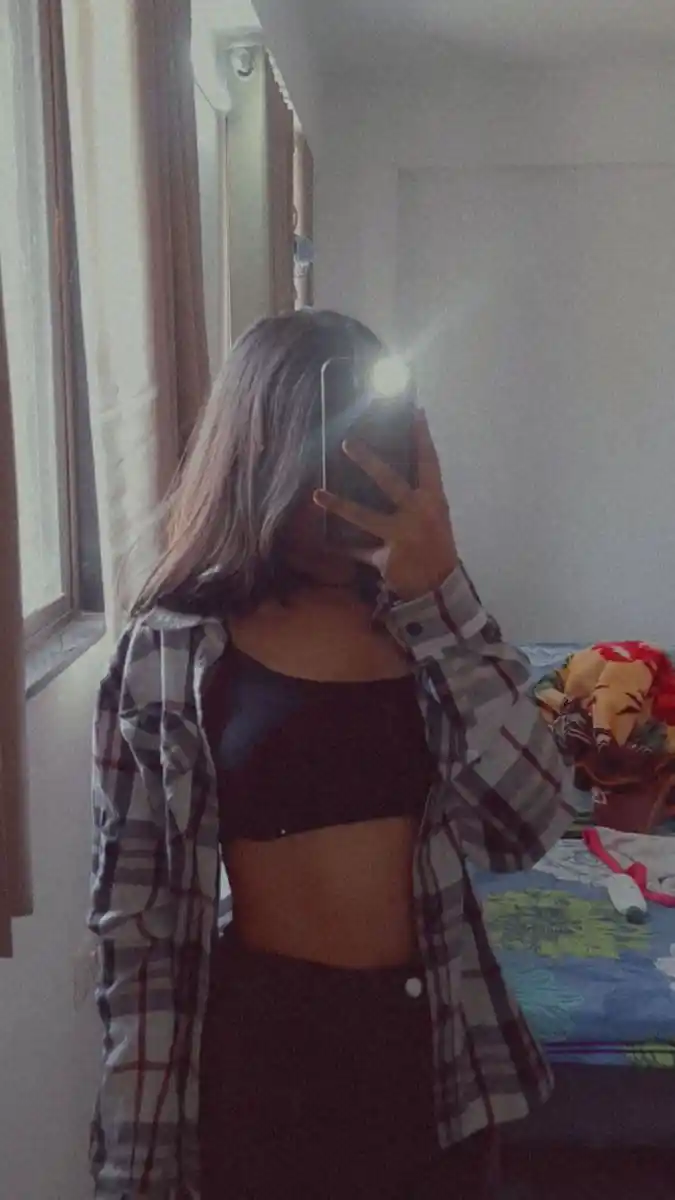 mirror selfie girl pic 8