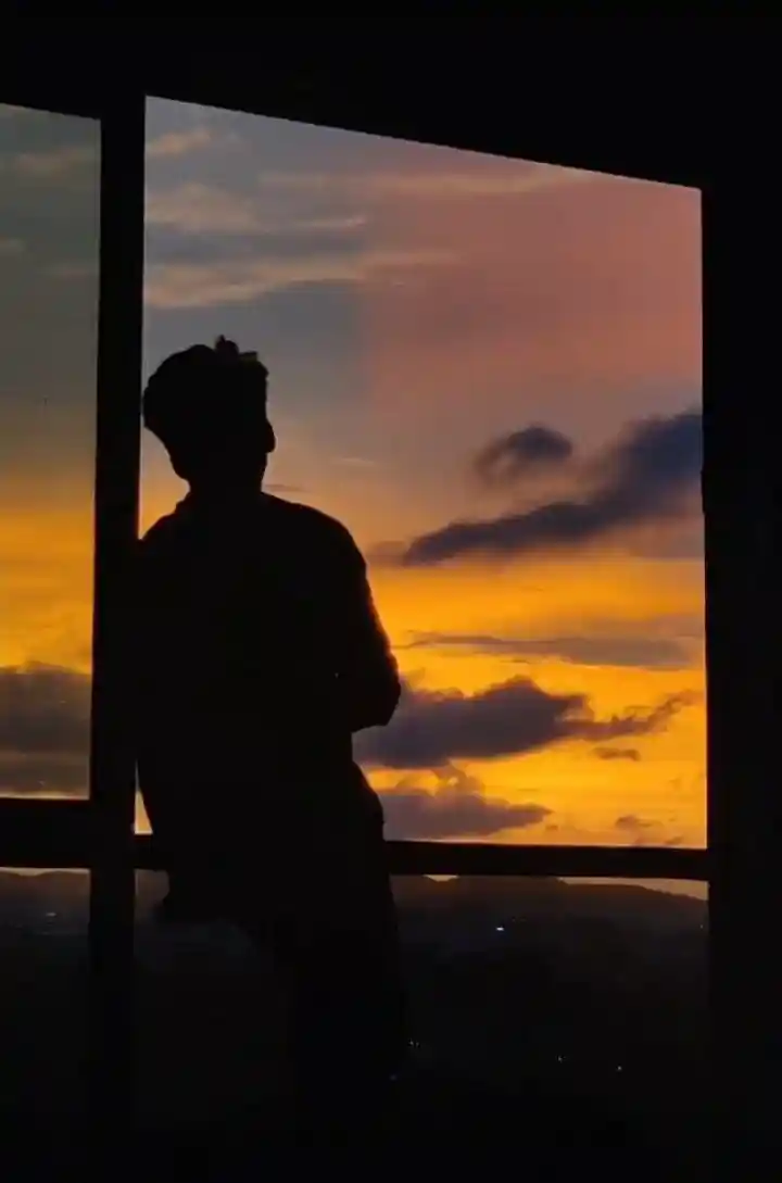 alone boy in sad mood whatsapp dp