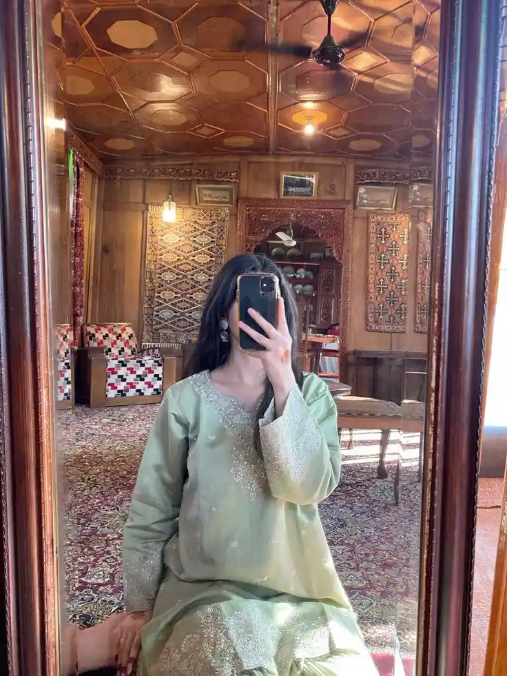 cute images of lonely girl