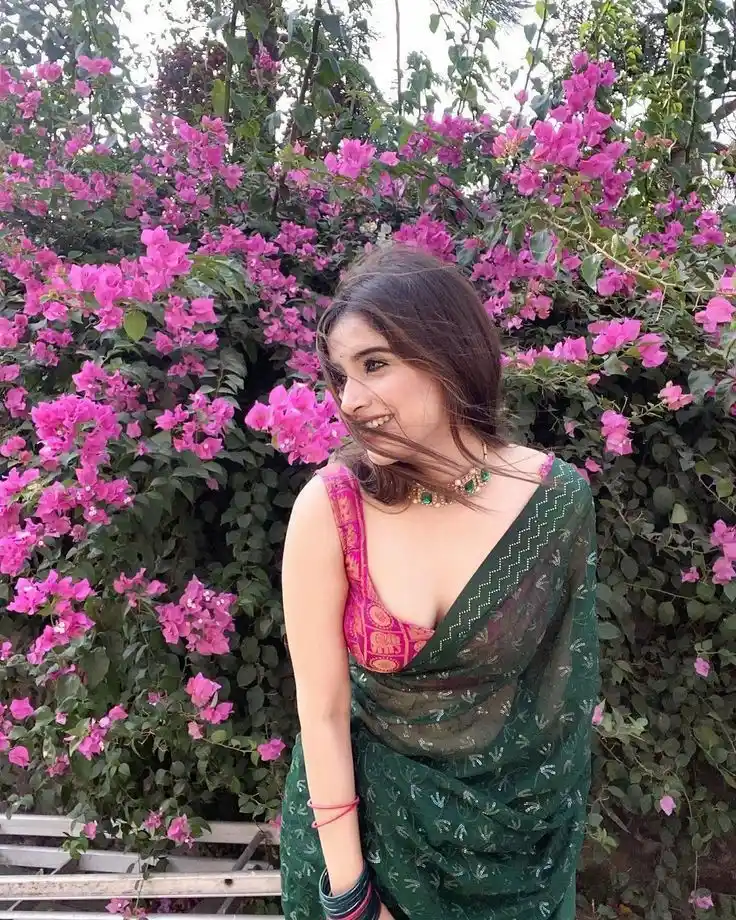 hidden face cute girl images