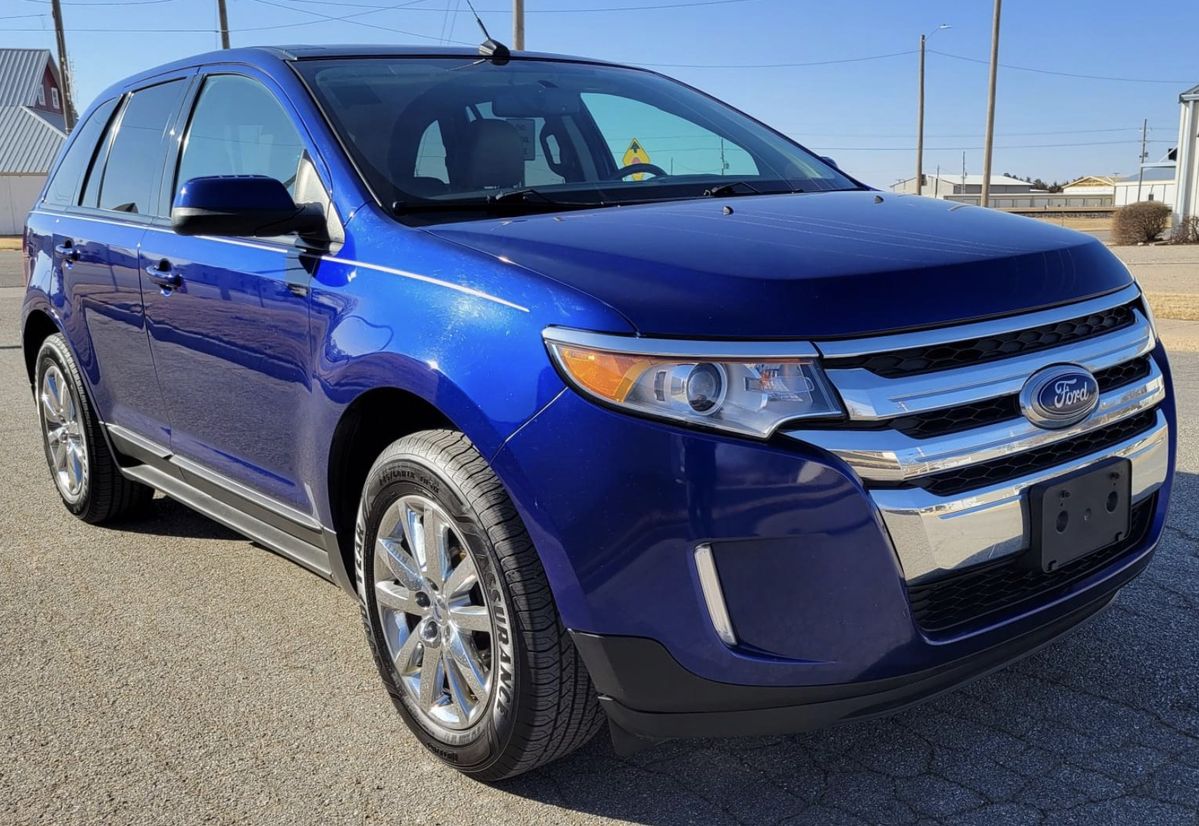 pictures of a 2018 ford edge