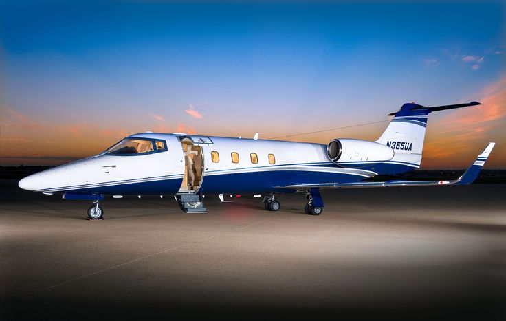 show me a picture of a learjet 55