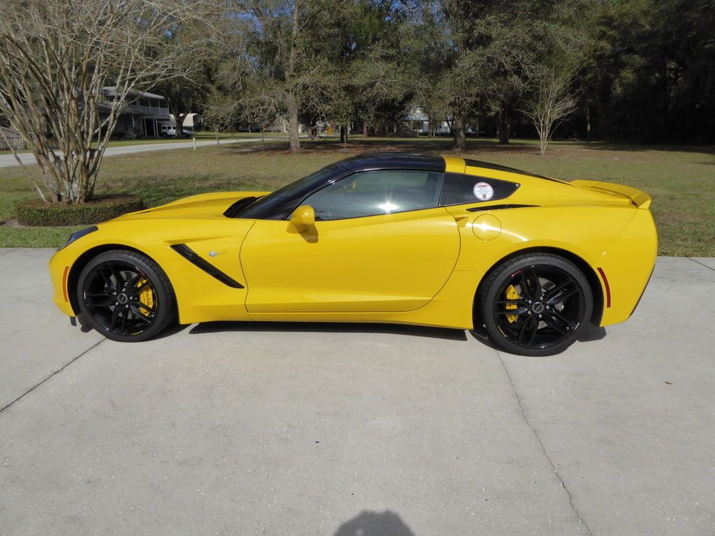 pictures of a 2014 corvette stingray