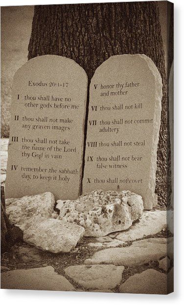 do pictures of jesus violate the second commandment